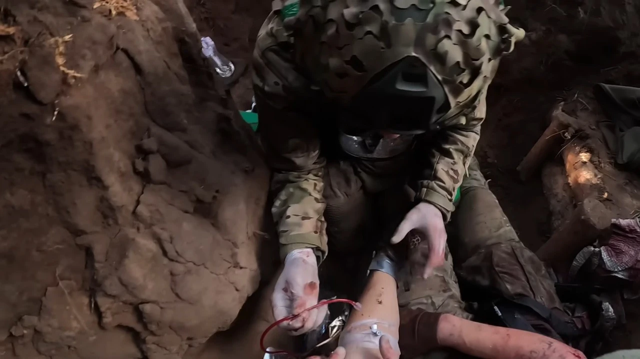 Azov Brigade Drones Deliver Blood to Critically Wounded Soldier at Front Line