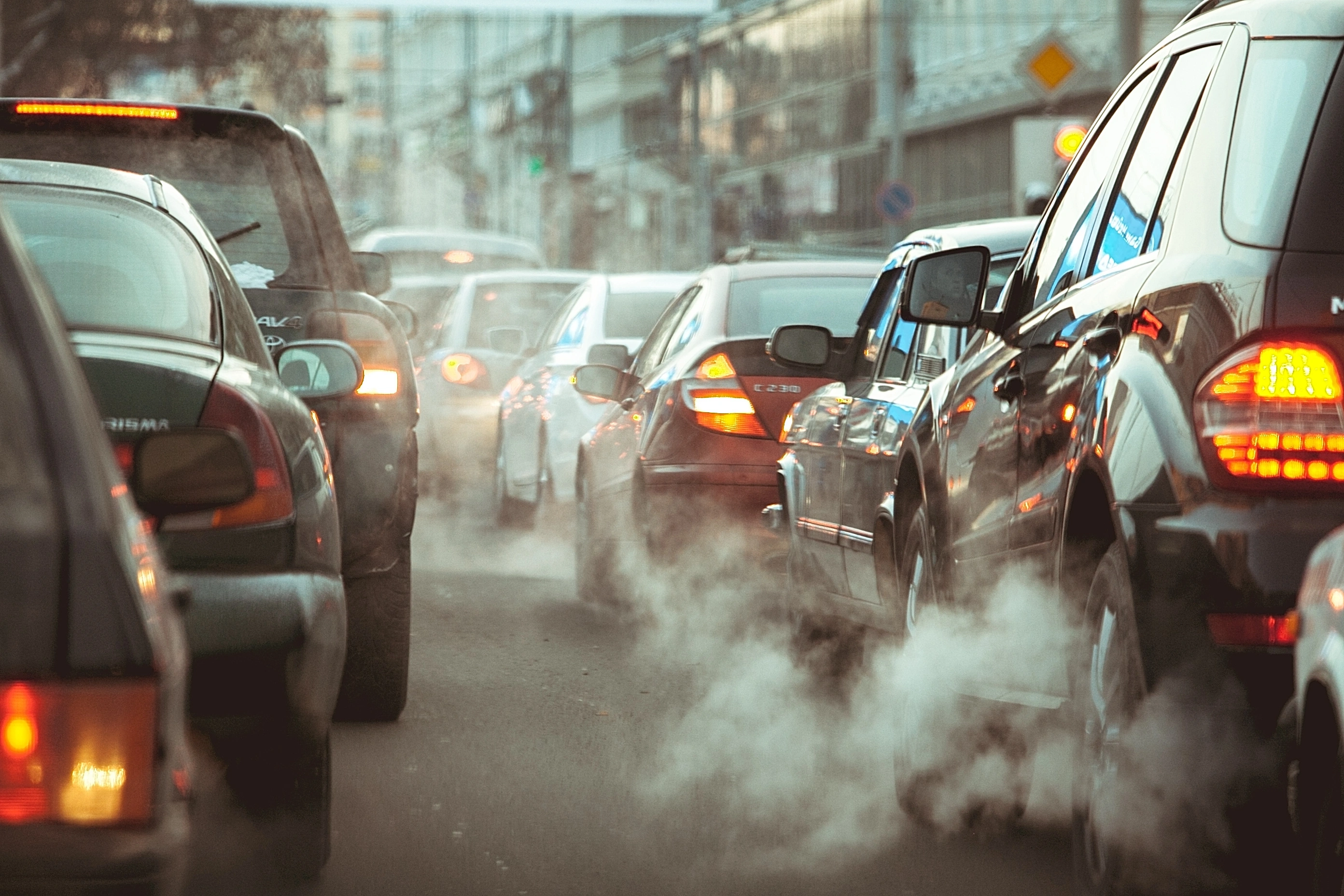 Even low levels of traffic air pollution can damage the liver, new study shows