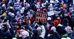 AfD:n vastainen marssi jouduttiin keskeyttämään Münchenissä, koska osallistujia oli liikaa