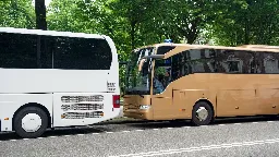 L'Ajuntament vol quadruplicar el preu que els autocars turístics paguen per operar a Barcelona