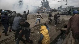 VIDEO : WATCH: Police in Kenya fire teargas at anti-tax protesters