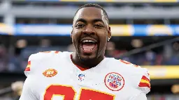 Chiefs, Chris Jones agree to five-year, $158.75 million deal with $101 million in guarantees