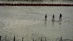 Federal judge orders Texas to remove floating barriers aimed at deterring migrants on Rio Grande | CNN Politics