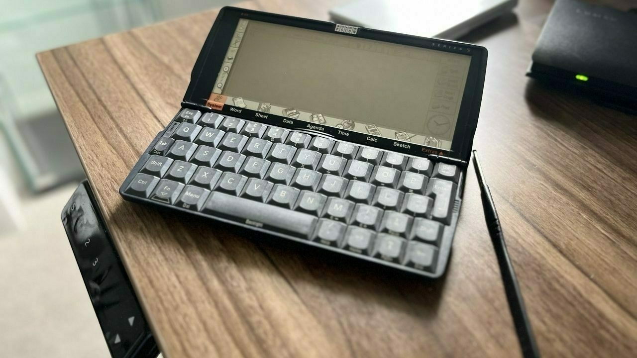 Retro tech: Using the PSION Series 5 in 2023