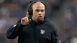 Antonio Pierce says some Raiders players made 'business decisions' in Week 3 loss to Panthers