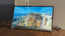 Plugable 15.6-inch USB-C Portable Monitor Review: Par for the course