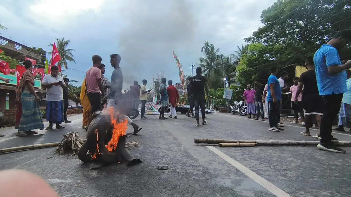 West Bengal panchayat elections | Voting underway amid large-scale violence, deaths